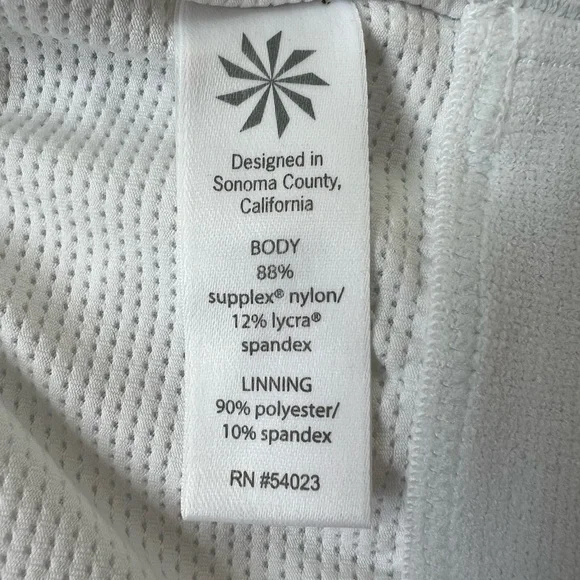 Athleta size medium white double strap, sports bra with removable cups EUC - Picture 6 of 6